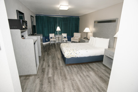 Queen Bed Ocean View